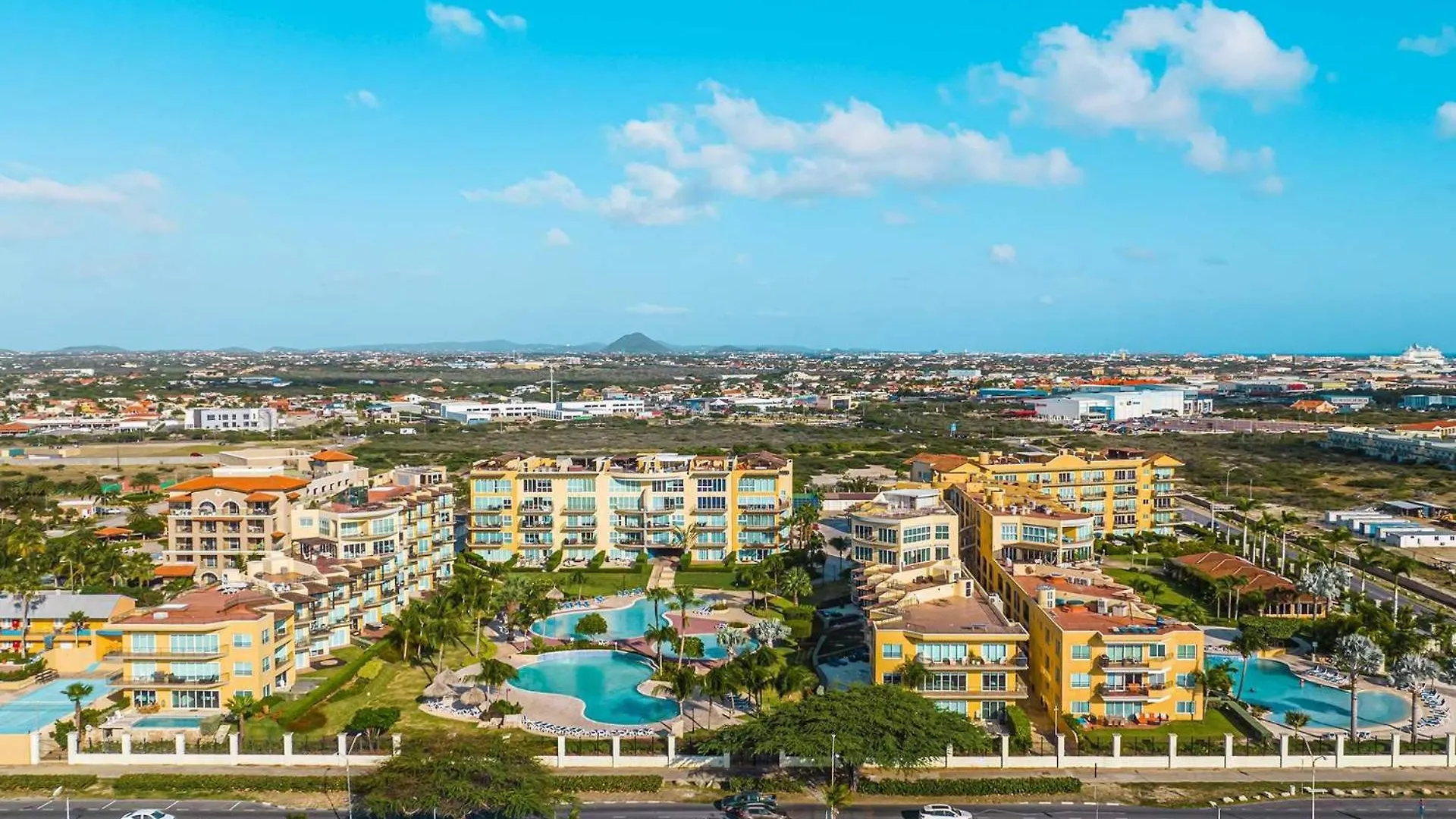 Casa de Férias Beachfront - Eagle Beach - Sapphire 2Br Condo E322 Palm Beach