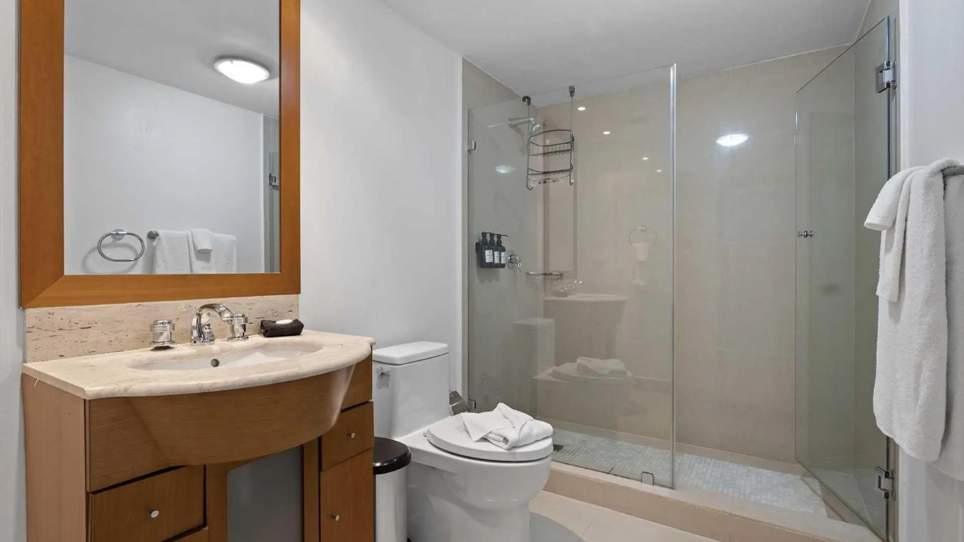 Casa de Férias Beachfront - Eagle Beach - Sapphire 2Br Condo E322 Palm Beach Aruba