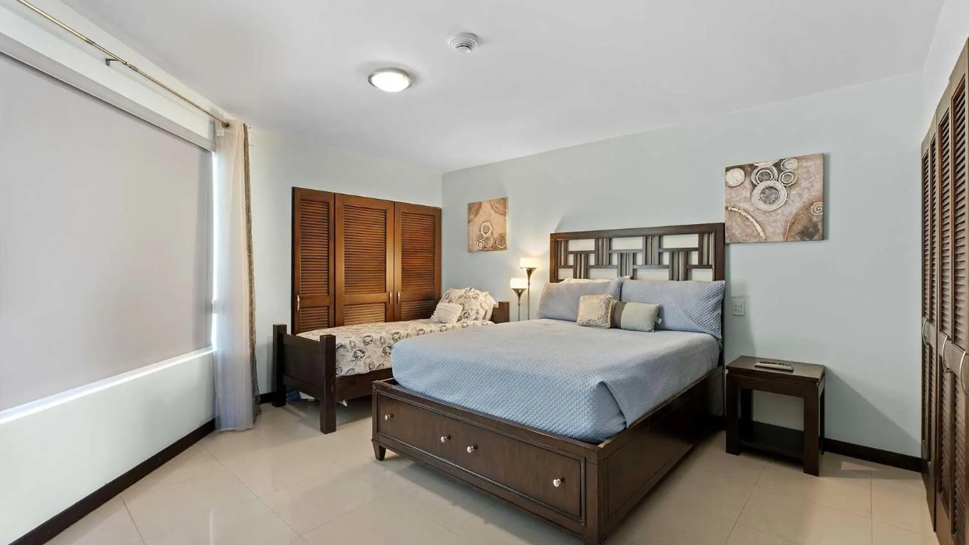 Casa de Férias Beachfront - Eagle Beach - Sapphire 2Br Condo E322 Palm Beach