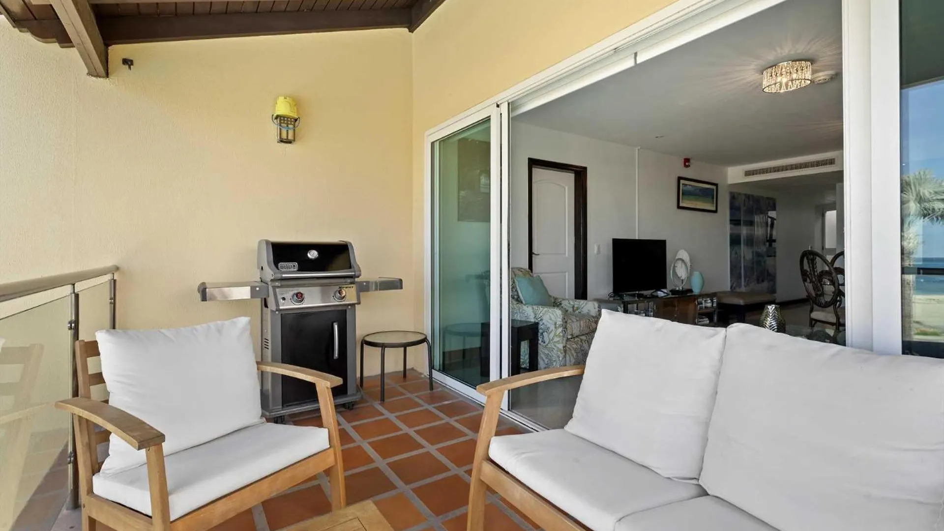 Casa de Férias Beachfront - Eagle Beach - Sapphire 2Br Condo E322 Palm Beach