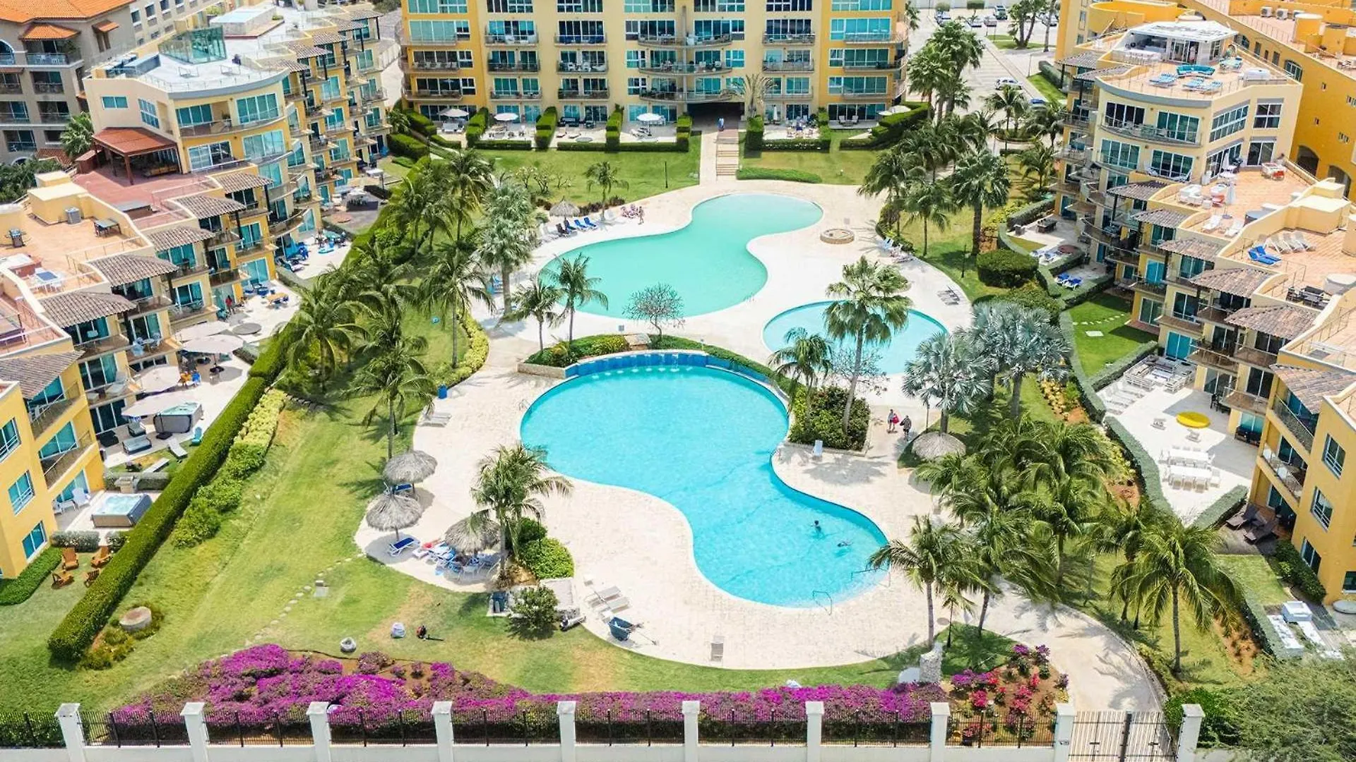 Hébergement de vacances Beachfront - Eagle Beach - Sapphire 2Br Condo E322 Palm Beach Aruba